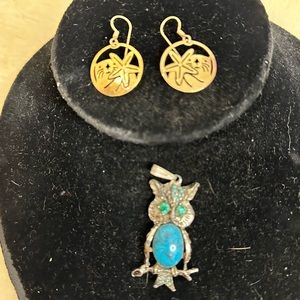 Cat Flower Signed Cut Out Gold Tone Fish Hook Earrings VTG Owl Silver Pendant